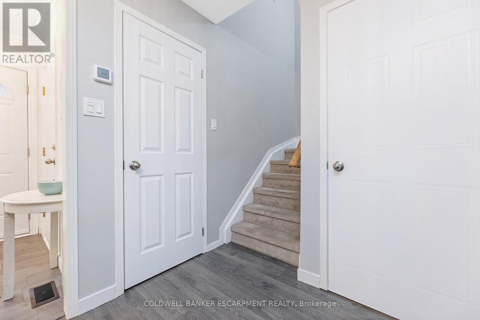 22 Stewart Maclaren Road, Halton Hills, Ontario  L7G 5L8 - Photo 9 - W12379345