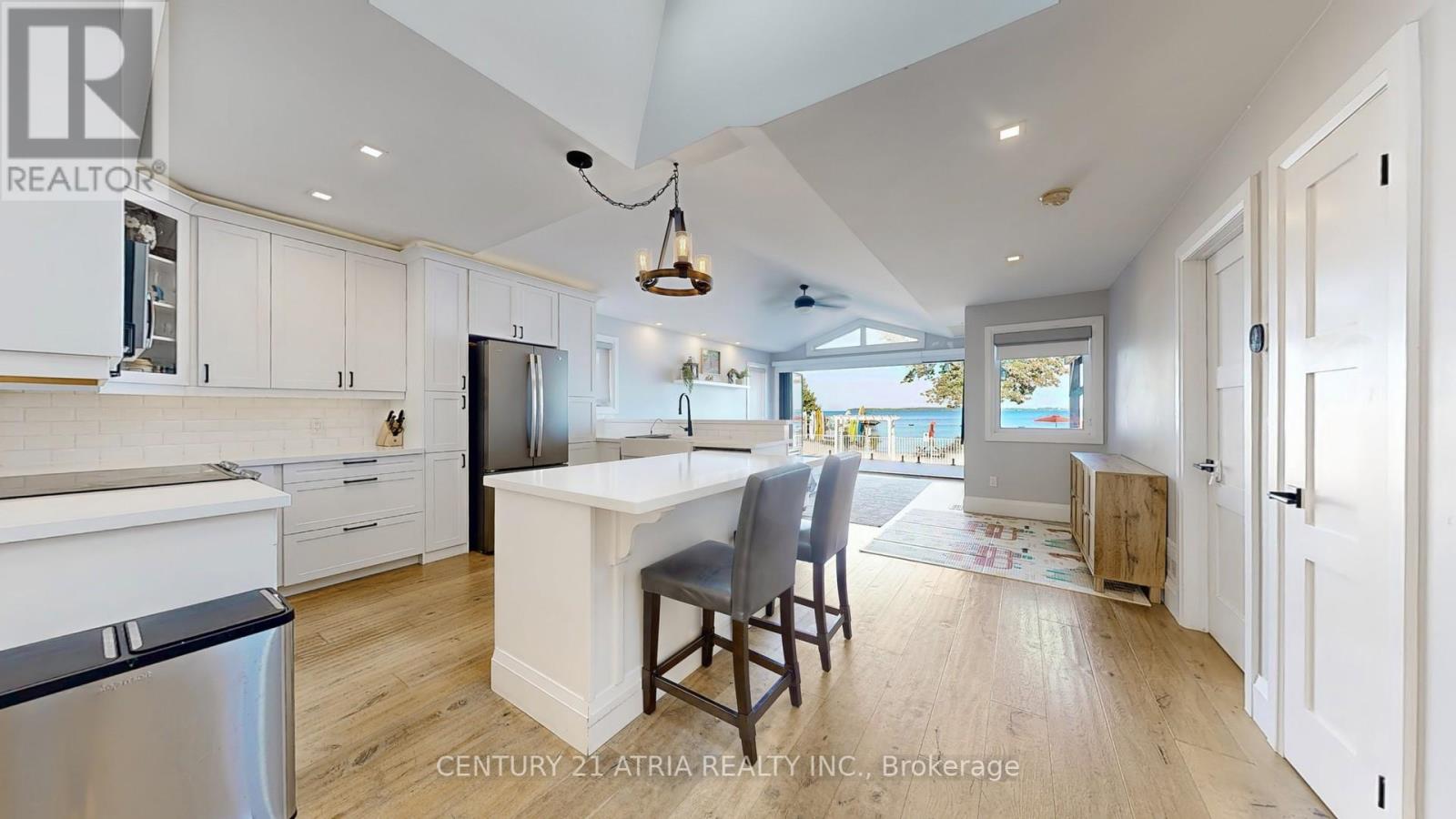 901 Adams Road, Innisfil, Ontario  L9S 4C9 - Photo 11 - N12369392