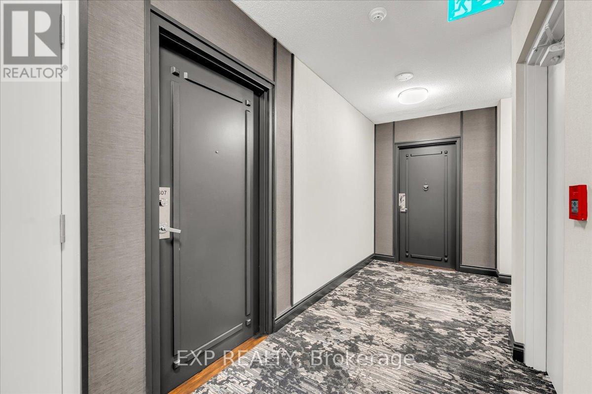607 - 200 Burnhamthrope Road E, Mississauga, Ontario  L5A 4L4 - Photo 2 - W12303928