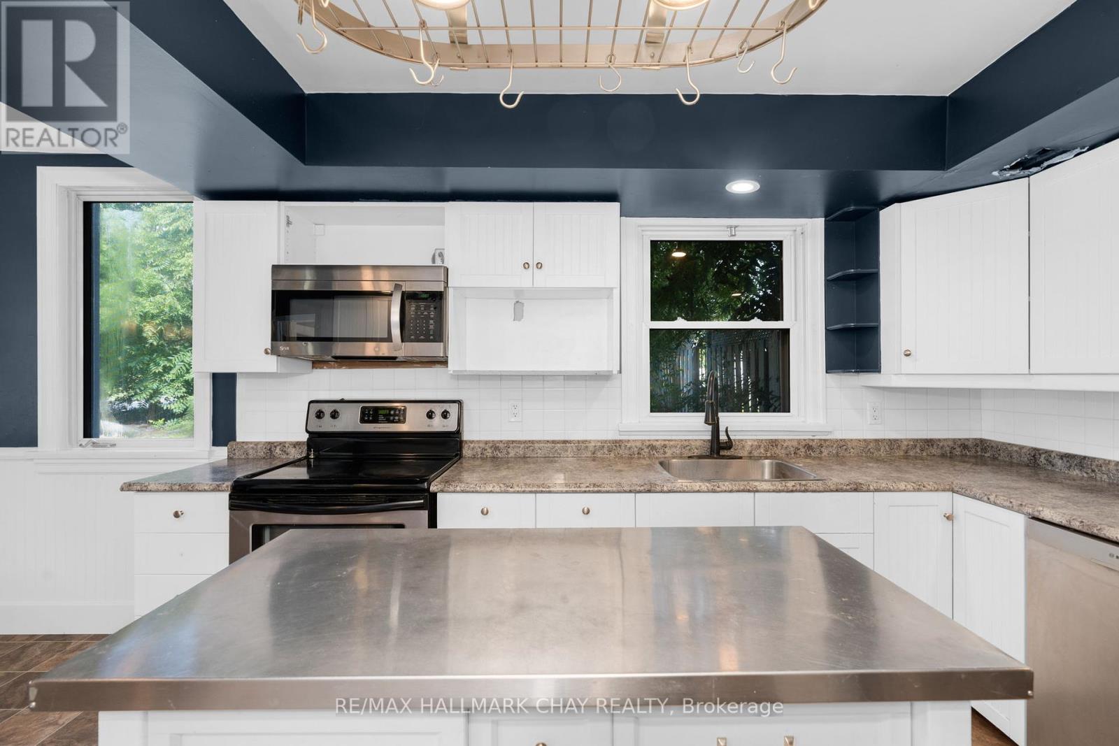 3127 Penetanguishene Road, Oro-Medonte, Ontario  L4M 4Y8 - Photo 7 - S12378962