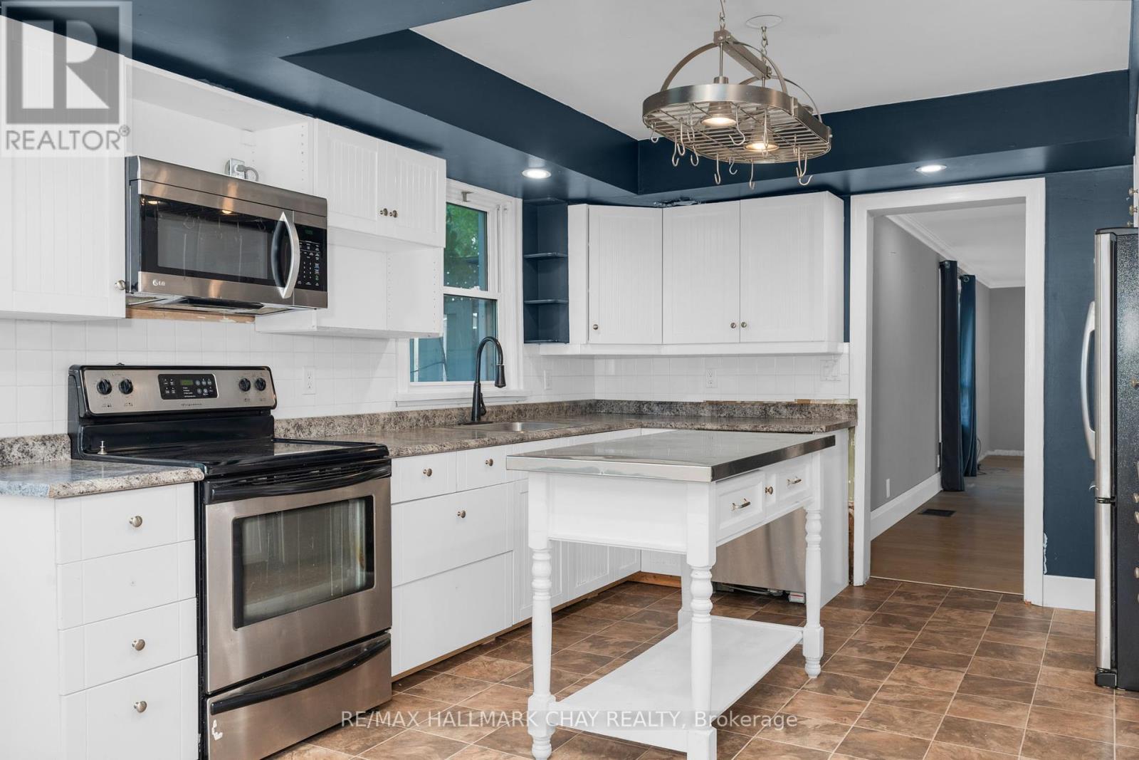 3127 Penetanguishene Road, Oro-Medonte, Ontario  L4M 4Y8 - Photo 6 - S12378962