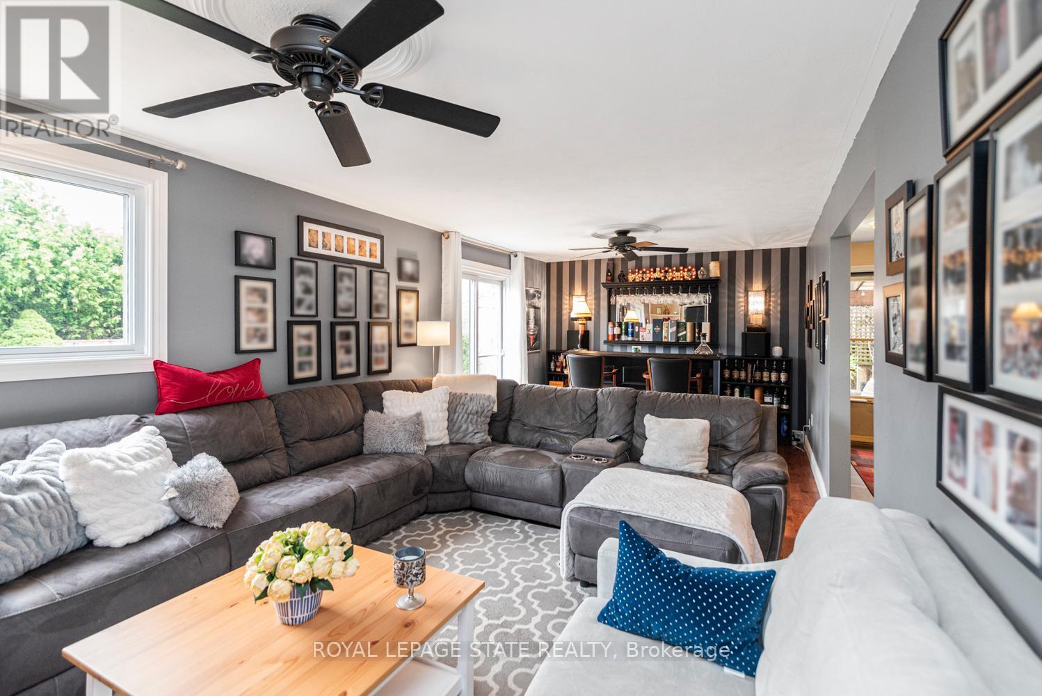 97 Albion Falls Boulevard, Hamilton (Trenholme), Ontario  L8W 1R4 - Photo 16 - X12379305
