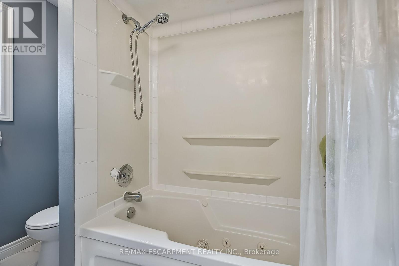 447 Golf Links Road, Hamilton, Ontario  L9G 4X6 - Photo 30 - X12379308