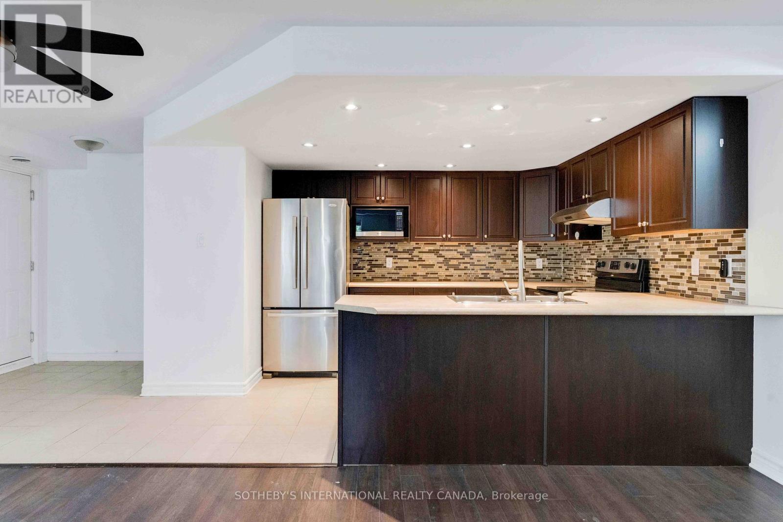 18 - 1238 Marenger Street, Ottawa, Ontario  K1C 1S2 - Photo 2 - X12379358