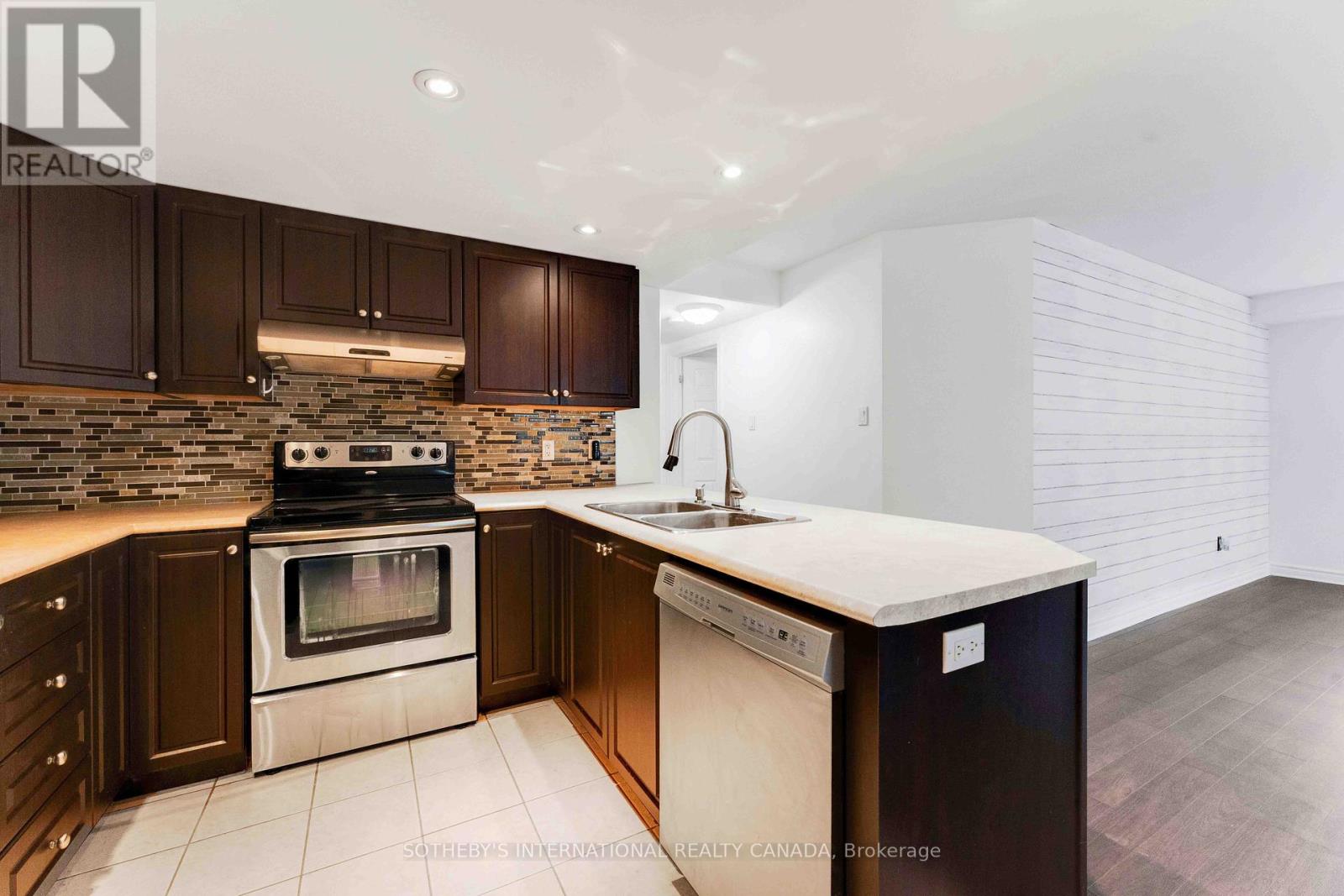 18 - 1238 Marenger Street, Ottawa, Ontario  K1C 1S2 - Photo 5 - X12379358