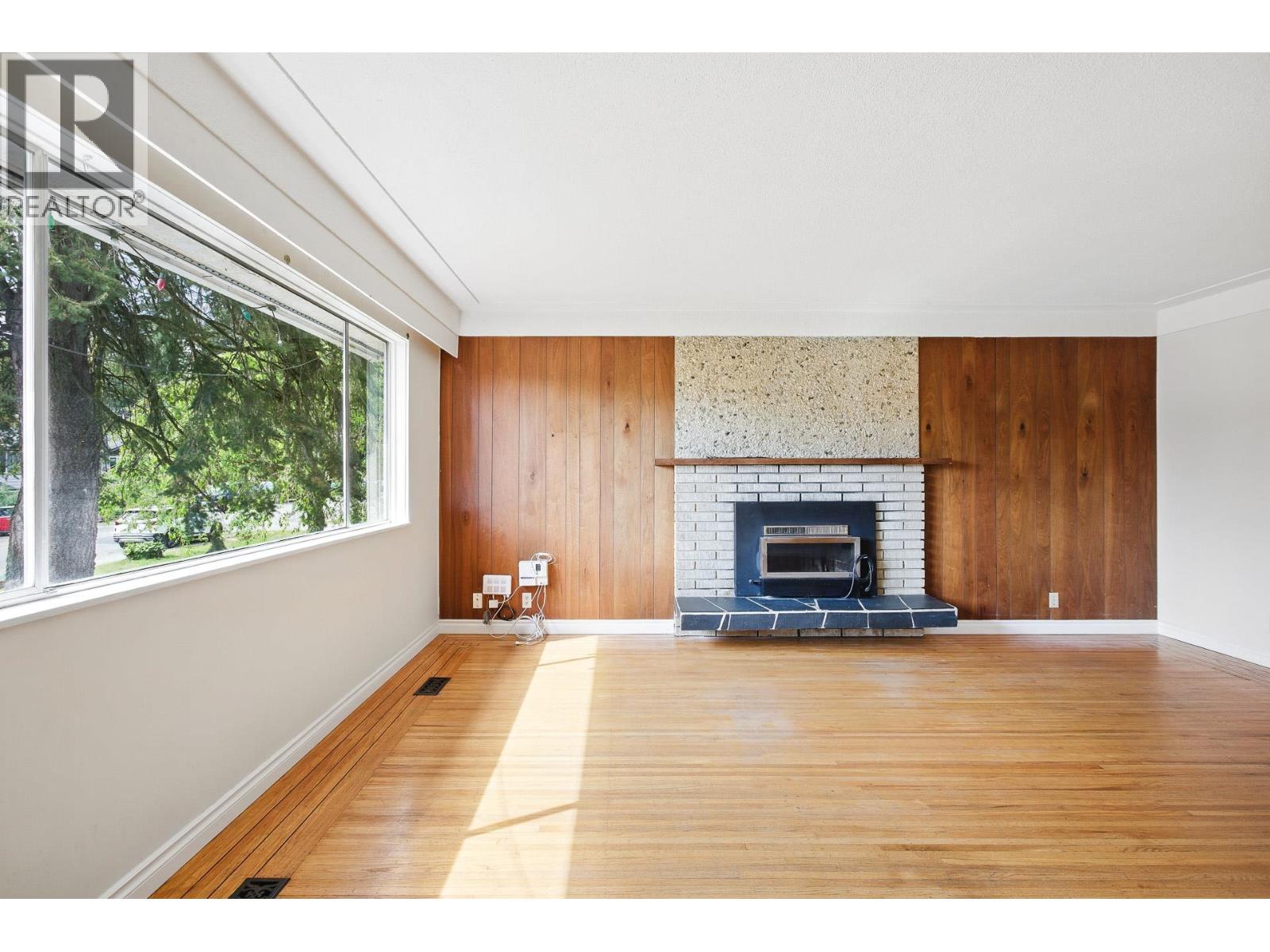 3654 Flint Street, Port Coquitlam, British Columbia  V3B 4J8 - Photo 6 - R3043491