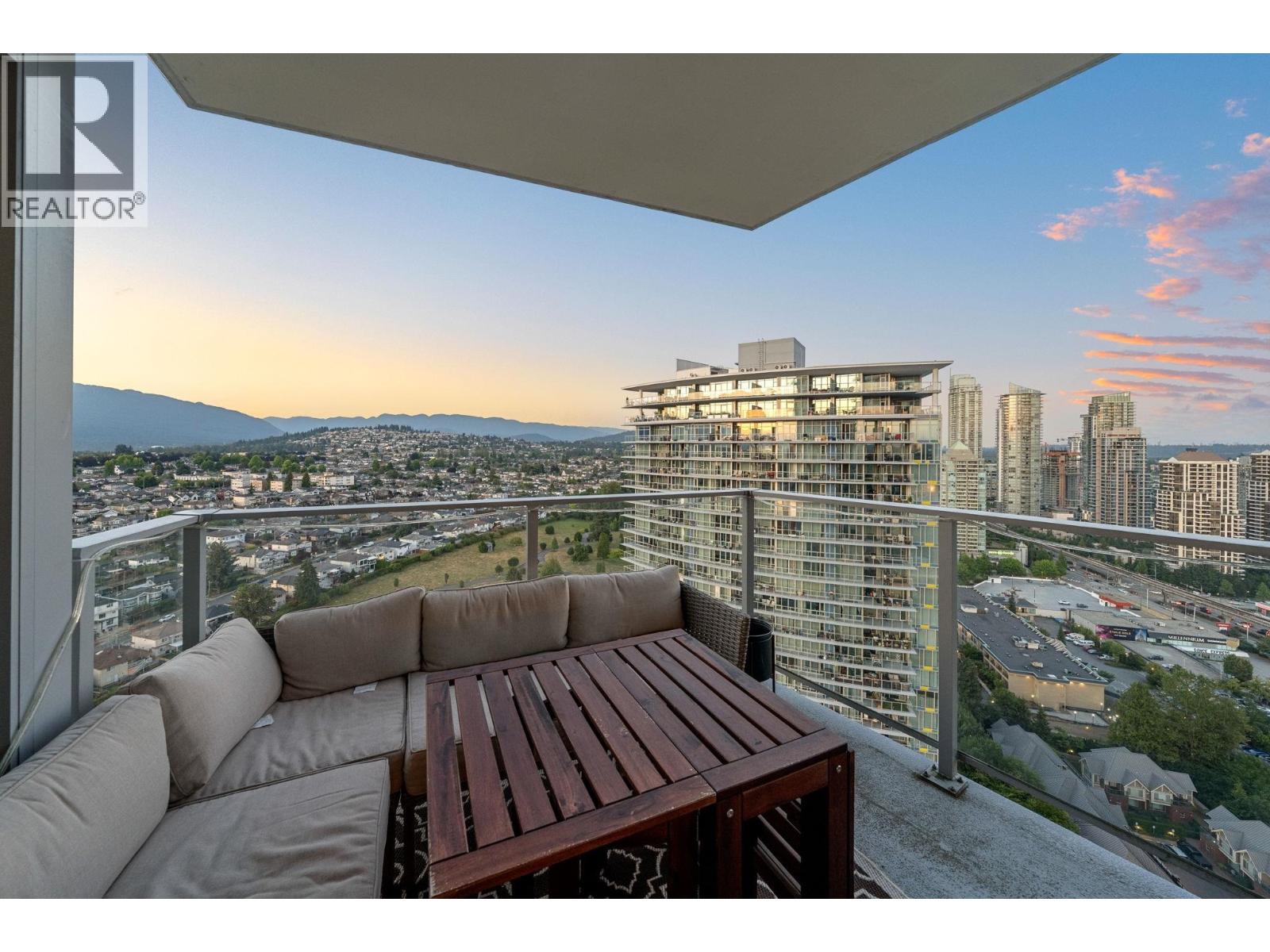 2810 1788 Gilmore Avenue, Burnaby, British Columbia  V5C 0L5 - Photo 3 - R3043481