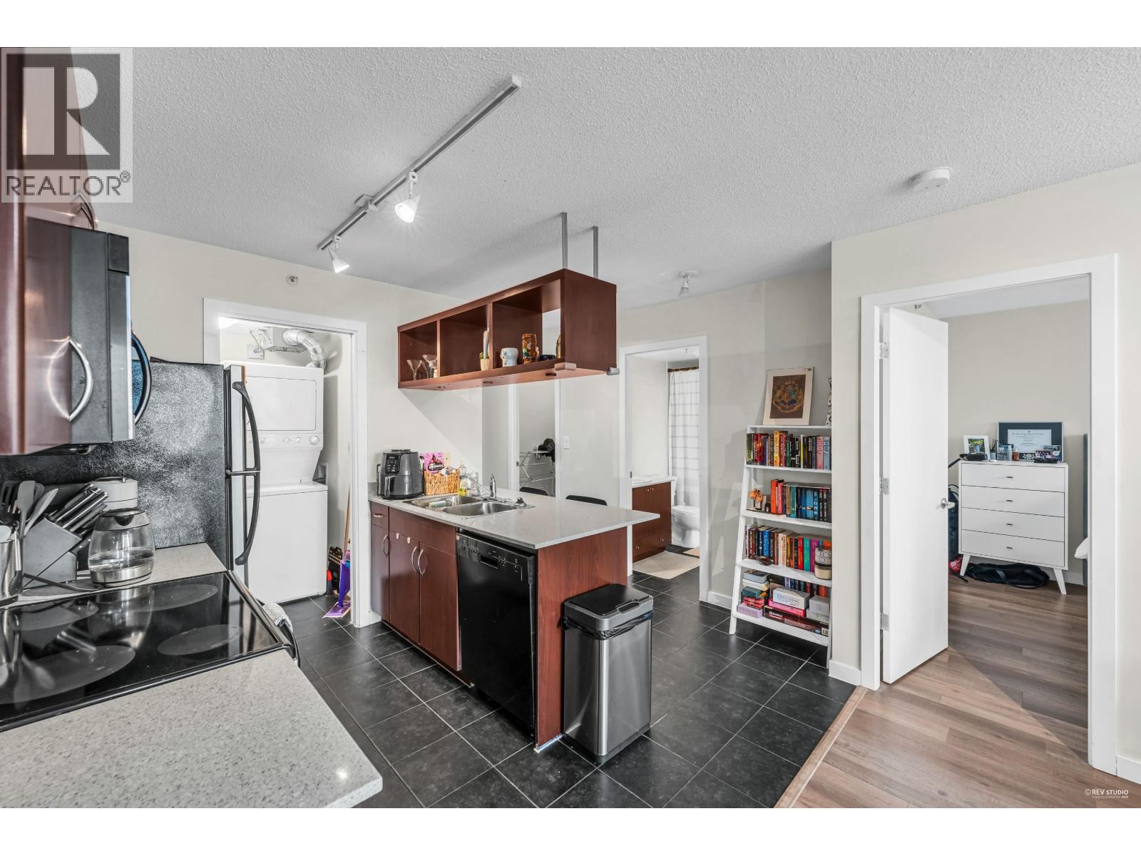 1609 938 Smithe Street, Vancouver, British Columbia  V6Z 3H8 - Photo 2 - R3043484