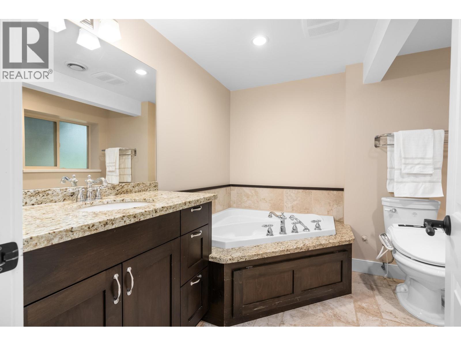 4793 Capilano Road, North Vancouver, British Columbia  V7R 4K2 - Photo 31 - R3043497