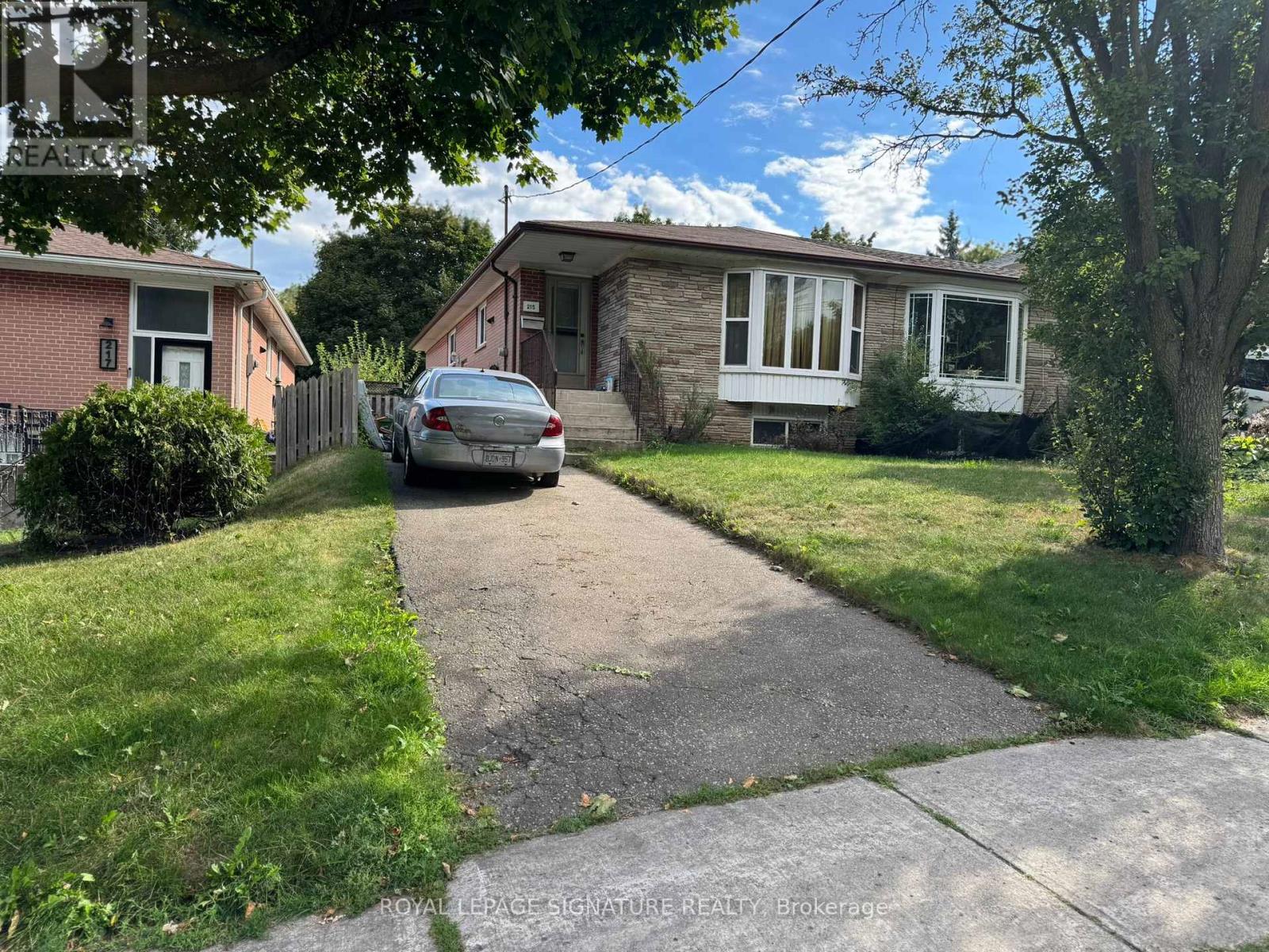 215 Woodsworth Road, Toronto, Ontario  M2L 2T5 - Photo 2 - C12379363