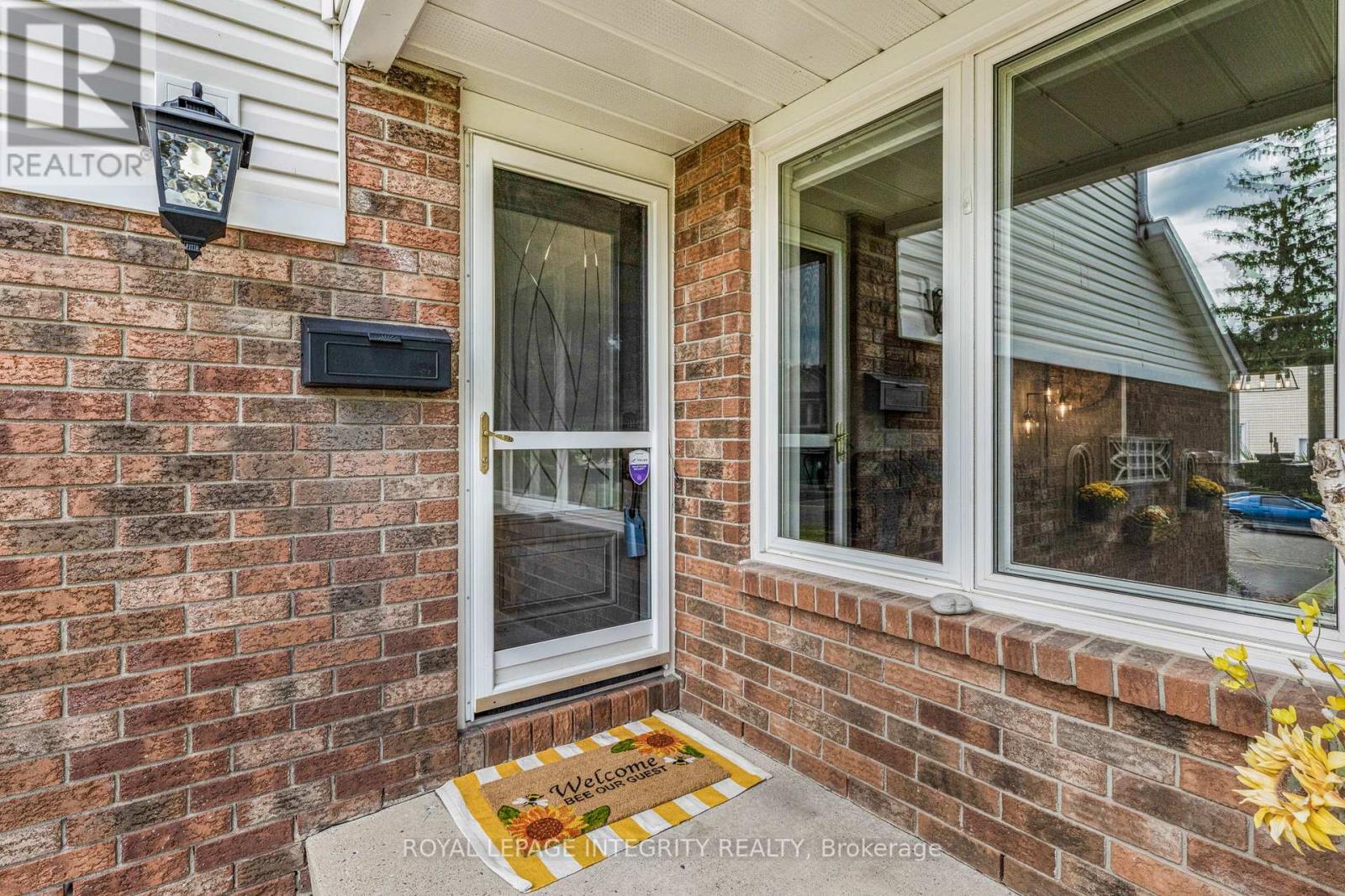 589 Pocono Crescent, Ottawa, Ontario  K4A 3J6 - Photo 5 - X12379377
