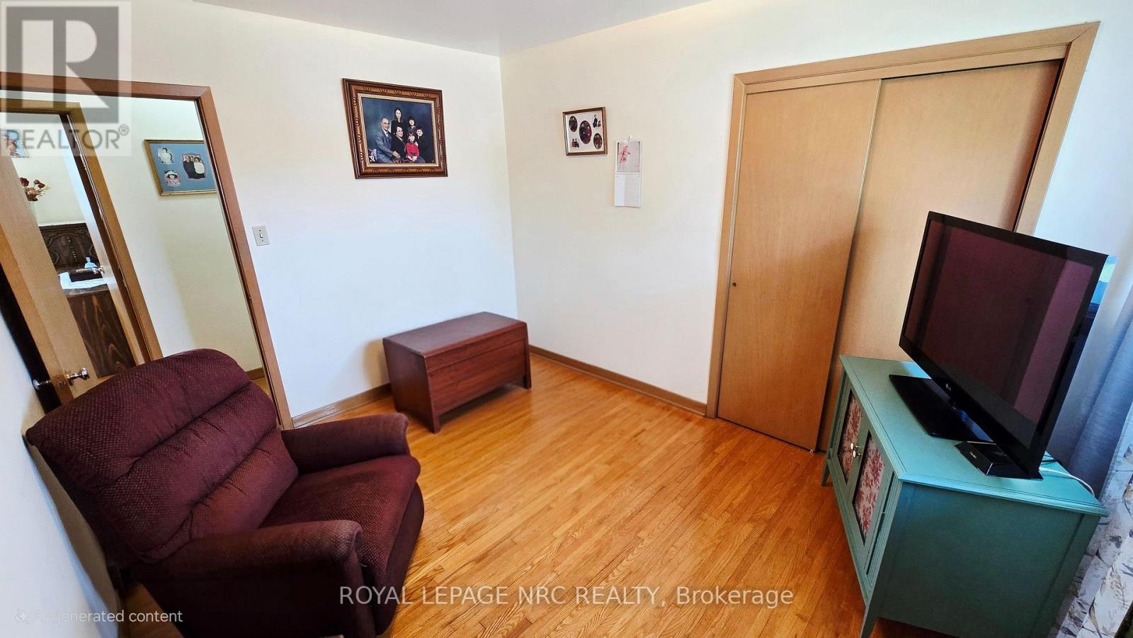 122 Wellington Street N, Welland, Ontario  L3B 1B3 - Photo 12 - X12379374