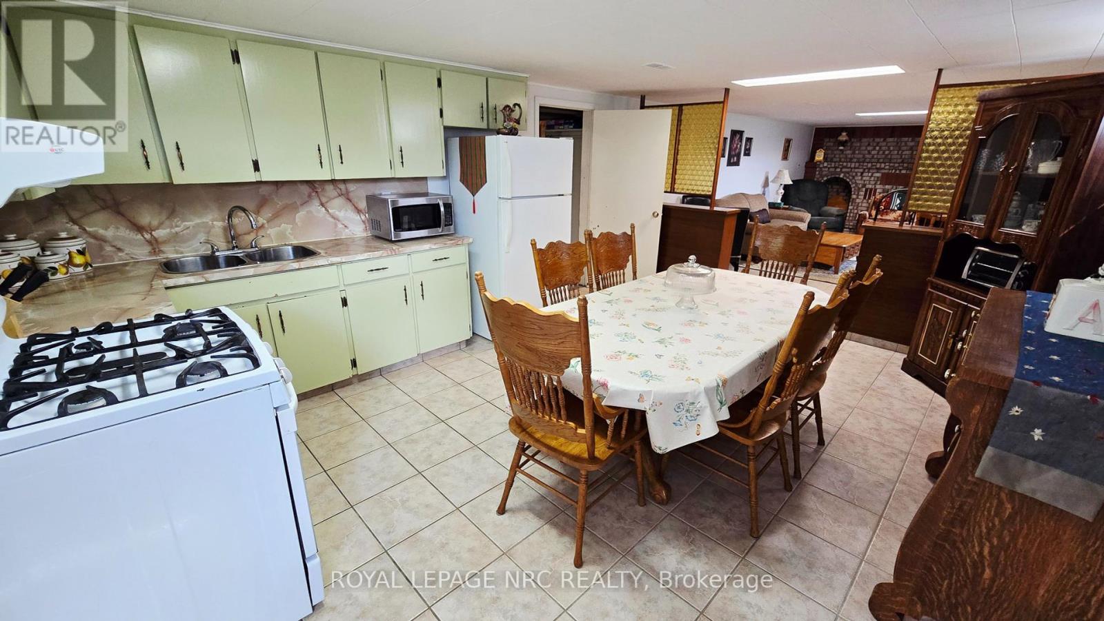 122 Wellington Street N, Welland, Ontario  L3B 1B3 - Photo 20 - X12379374
