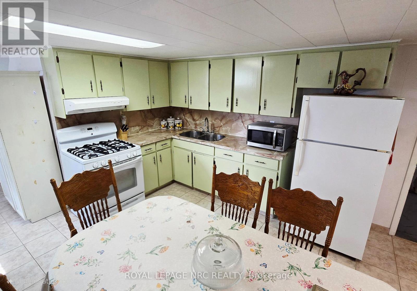 122 Wellington Street N, Welland, Ontario  L3B 1B3 - Photo 22 - X12379374