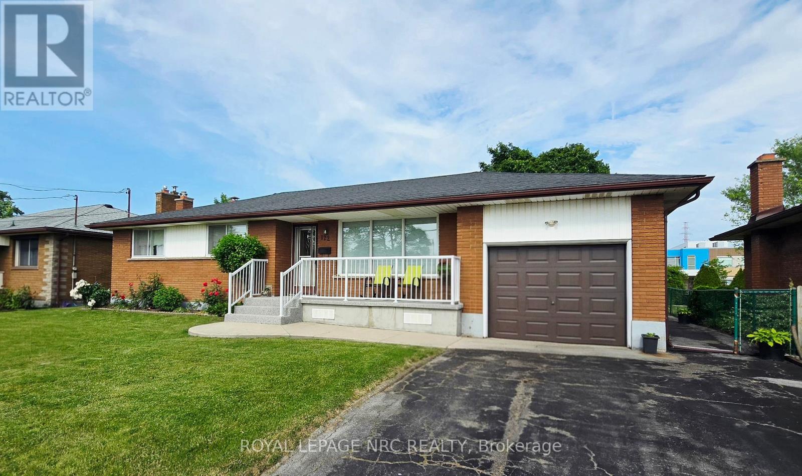 122 Wellington Street N, Welland, Ontario  L3B 1B3 - Photo 3 - X12379374