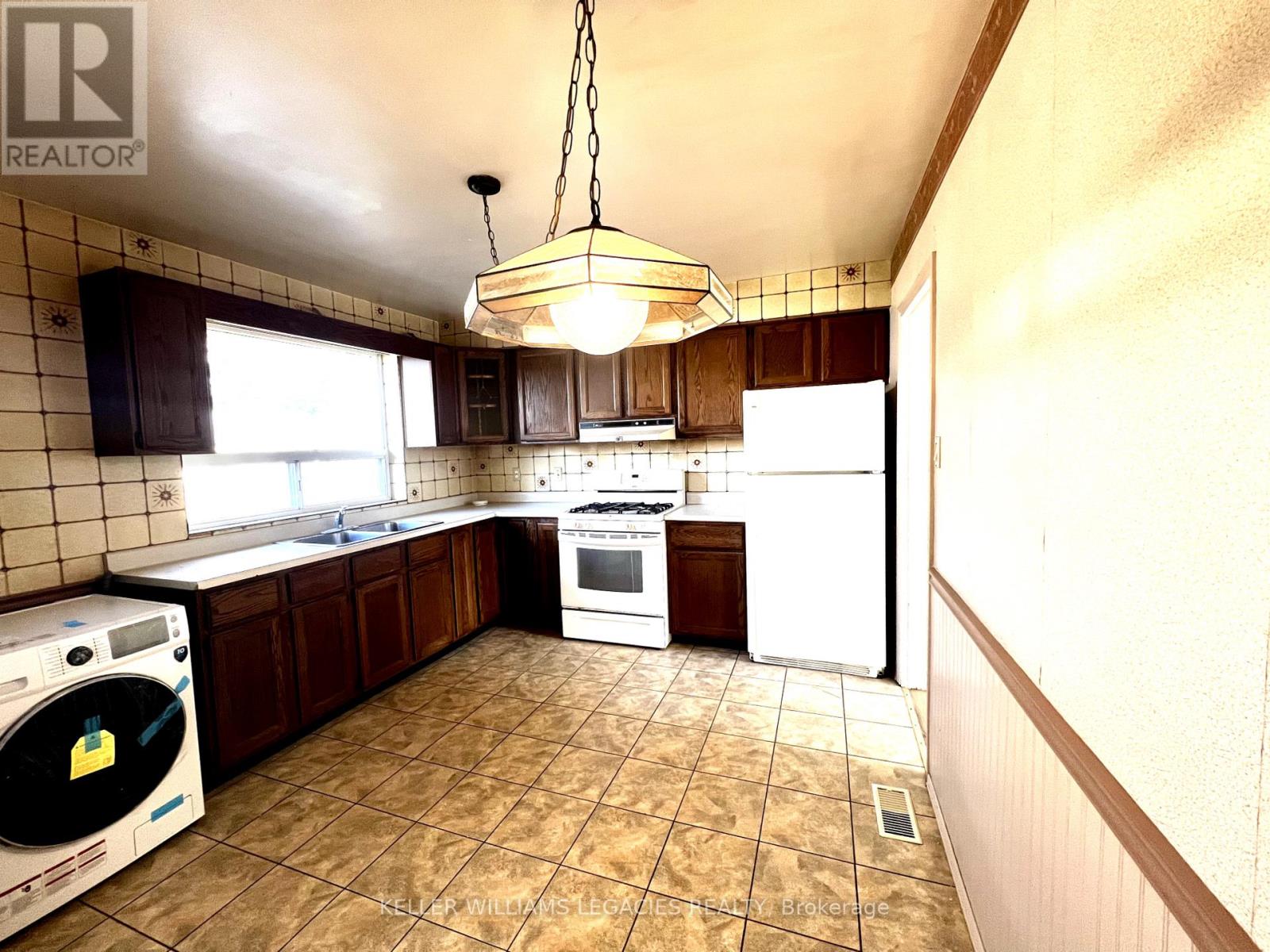 Main - 30 Gosling Road, Vaughan, Ontario  L6A 1E2 - Photo 16 - N12379378