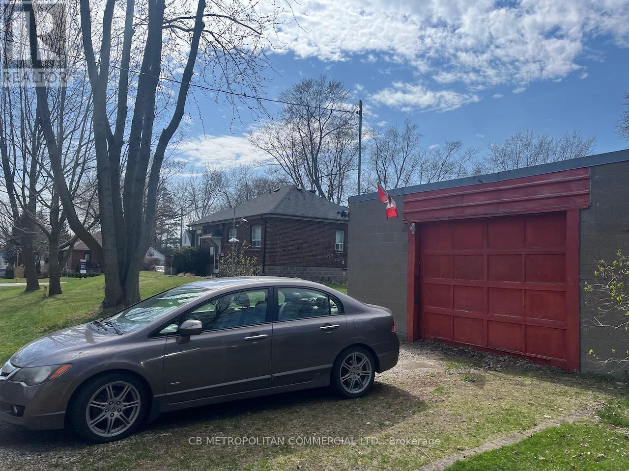 Property at 1403 ORCHARD HILL ROAD image 4