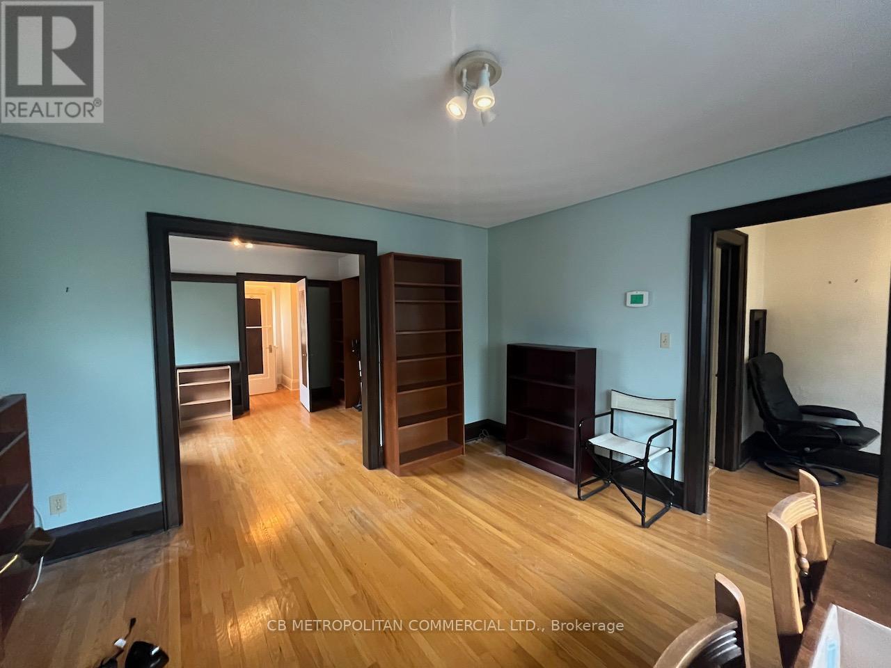 1403 Orchard Hill Road, Mississauga, Ontario  L5E 1J5 - Photo 7 - W12379398