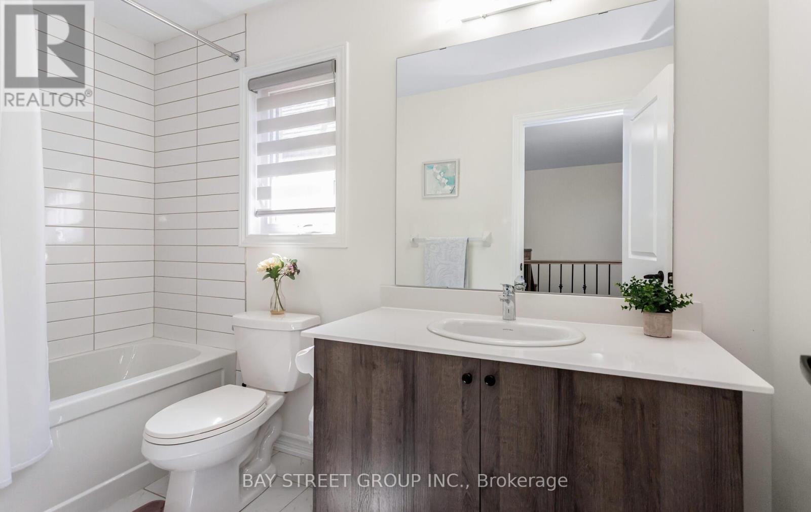 488 Parent Place, Milton, Ontario  L9E 1L4 - Photo 35 - W12379401