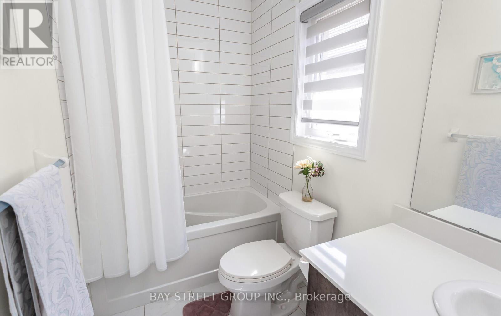 488 Parent Place, Milton, Ontario  L9E 1L4 - Photo 36 - W12379401