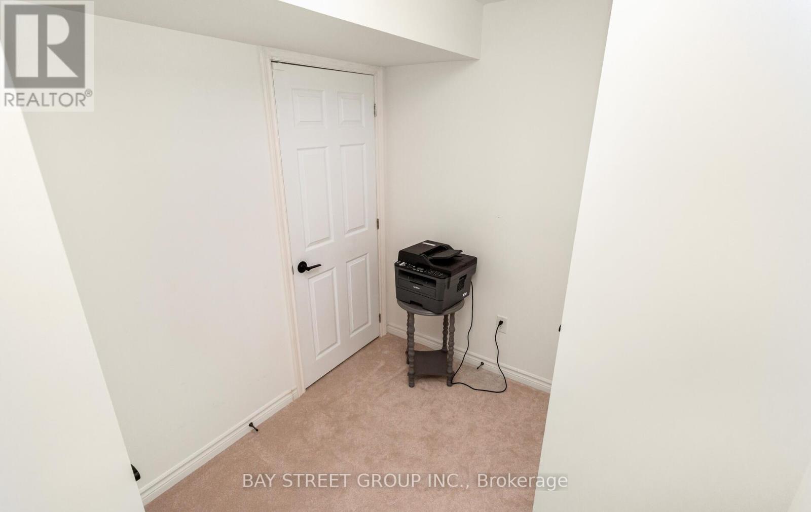 488 Parent Place, Milton, Ontario  L9E 1L4 - Photo 37 - W12379401