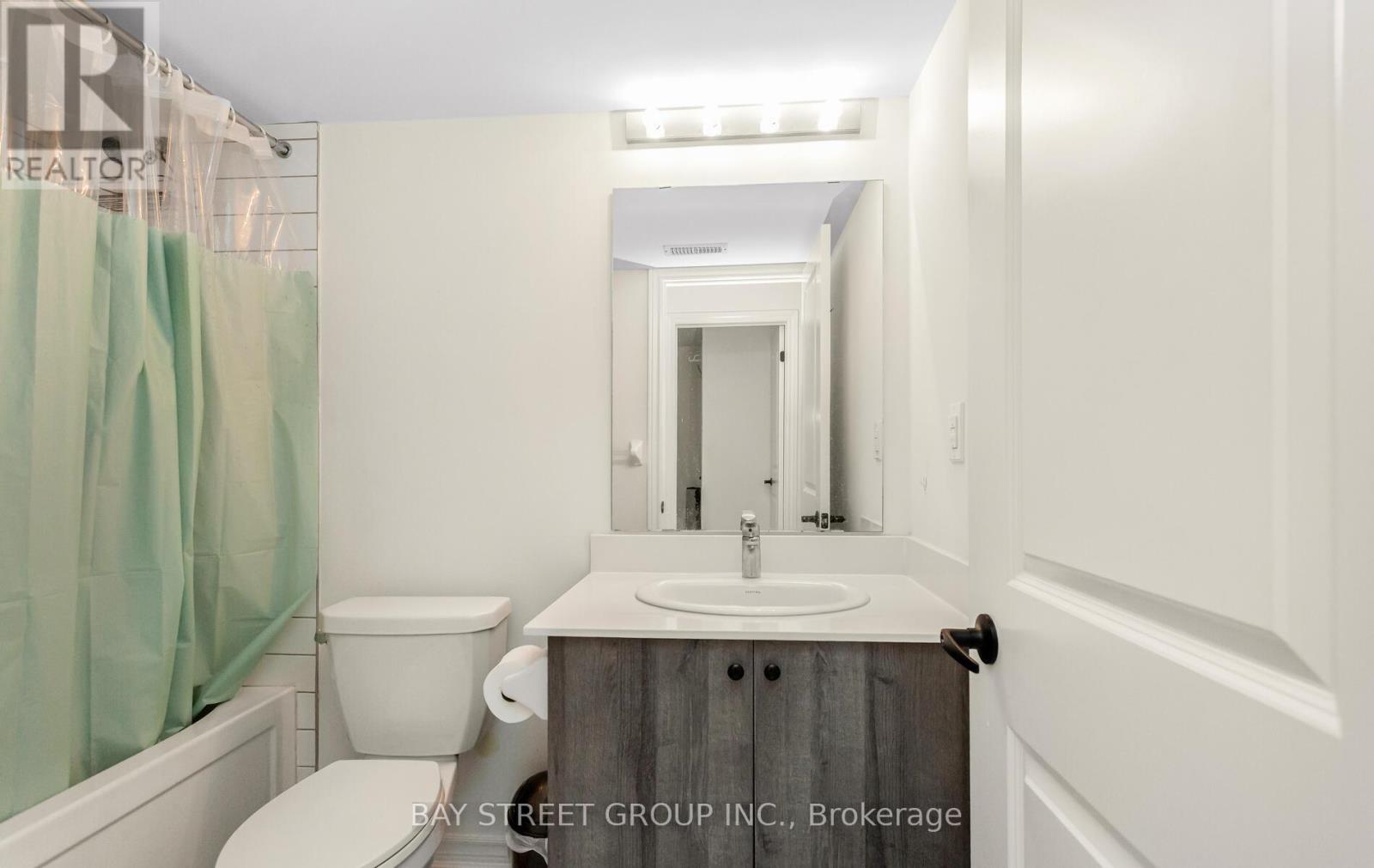 488 Parent Place, Milton, Ontario  L9E 1L4 - Photo 44 - W12379401