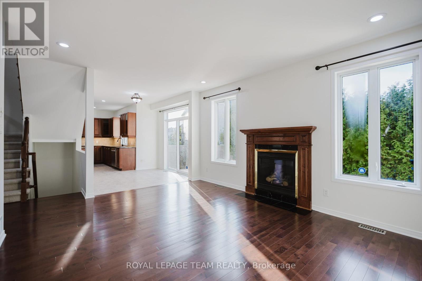 705 Clearbrook Drive, Ottawa, Ontario  K2J 5P1 - Photo 10 - X12379410