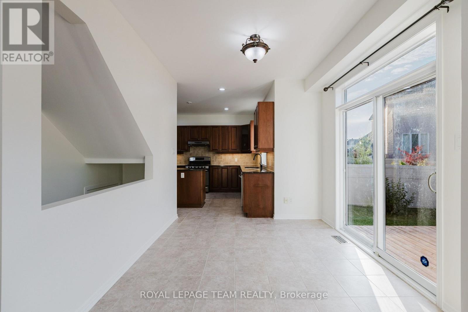 705 Clearbrook Drive, Ottawa, Ontario  K2J 5P1 - Photo 12 - X12379410