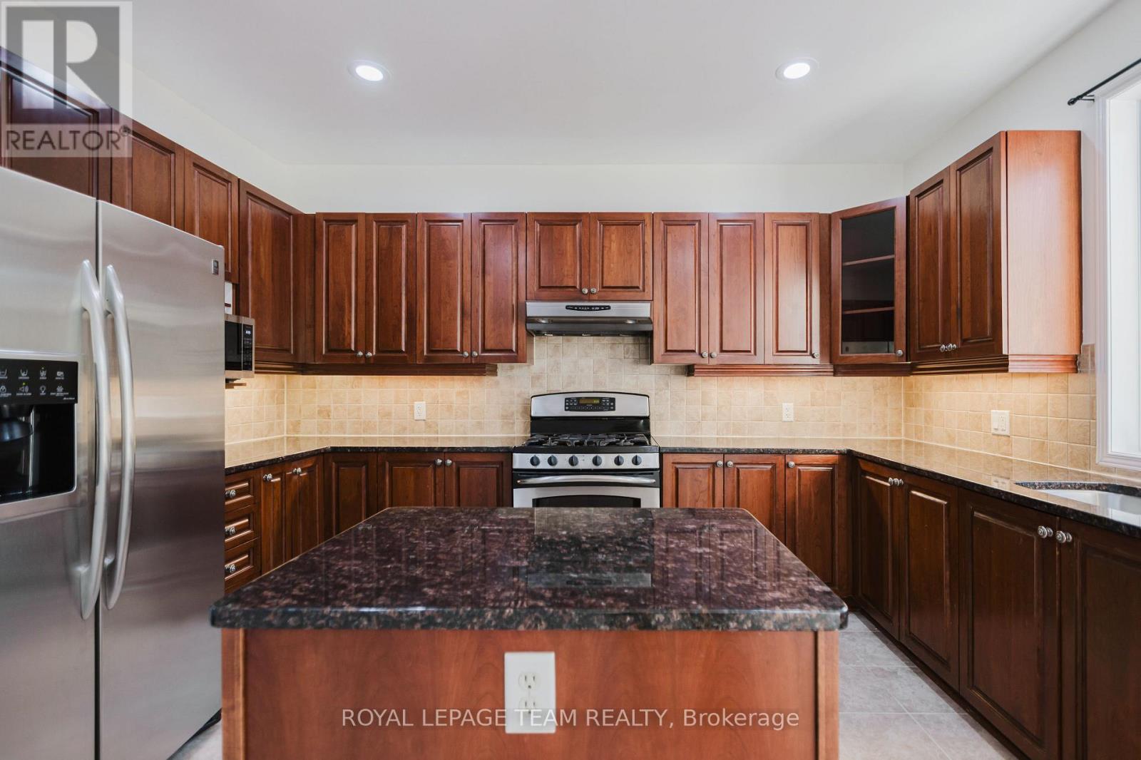 705 Clearbrook Drive, Ottawa, Ontario  K2J 5P1 - Photo 16 - X12379410