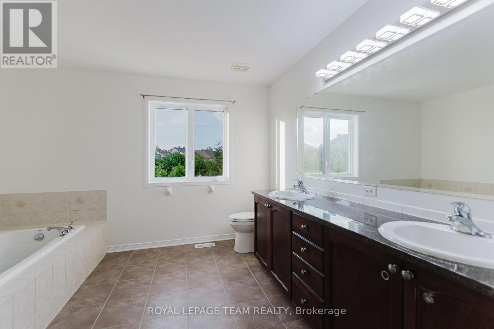705 Clearbrook Drive, Ottawa, Ontario  K2J 5P1 - Photo 25 - X12379410