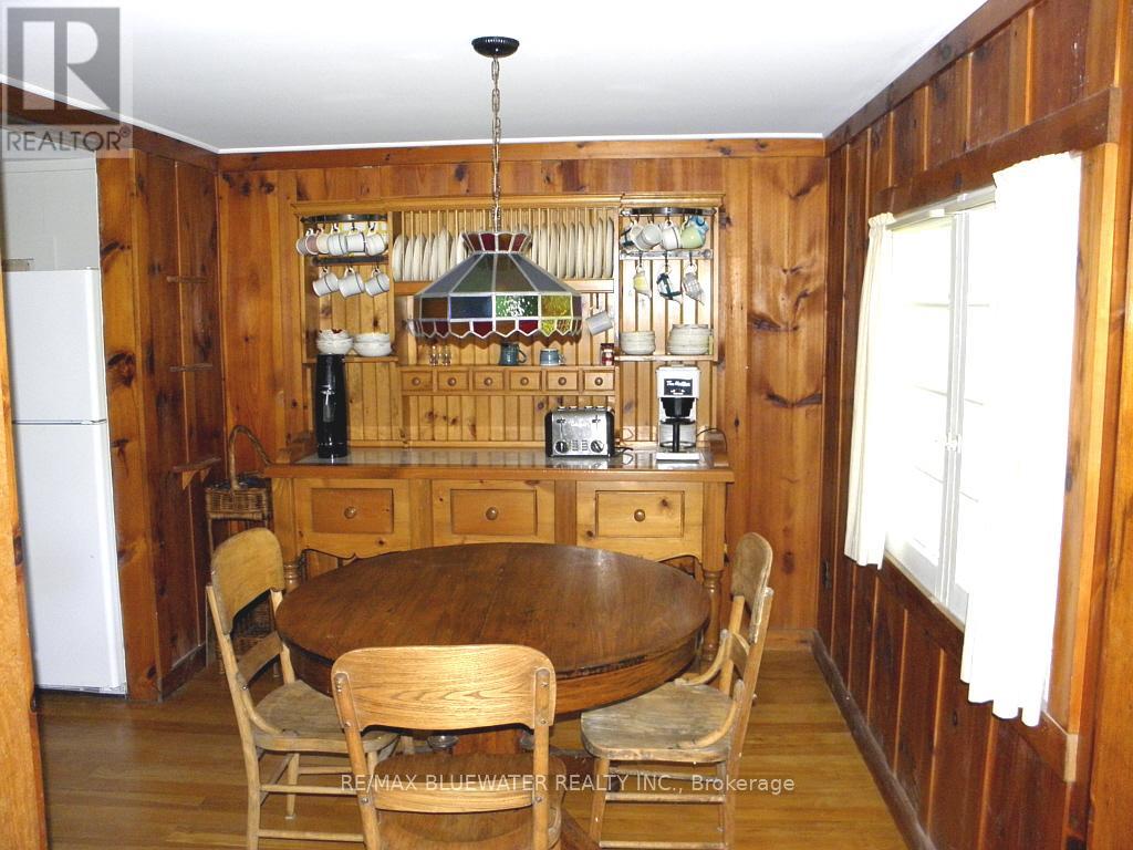 6493 West Parkway Drive, Lambton Shores, Ontario  N0N 1J2 - Photo 26 - X12379405