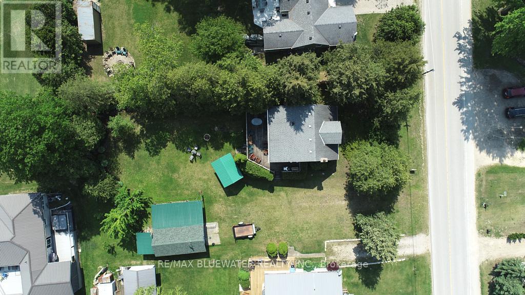 6493 West Parkway Drive, Lambton Shores, Ontario  N0N 1J2 - Photo 40 - X12379405