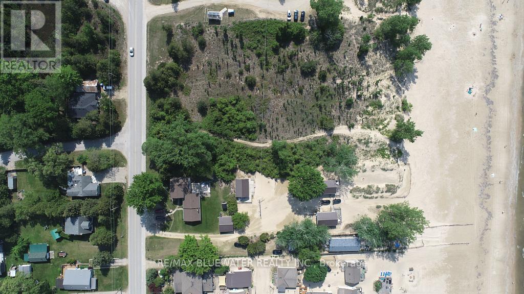 6493 West Parkway Drive, Lambton Shores, Ontario  N0N 1J2 - Photo 47 - X12379405