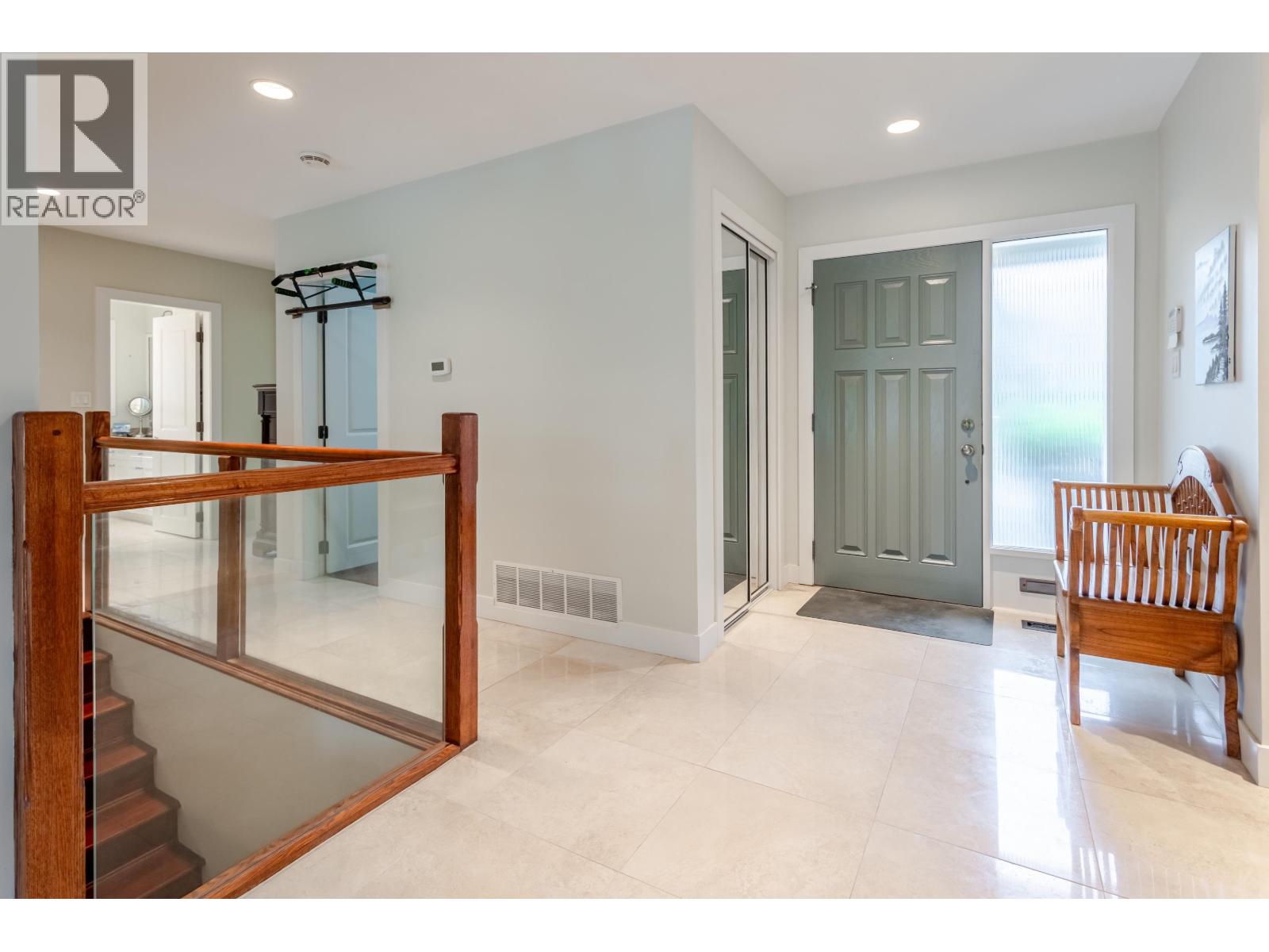 4628 Rumble Street, Burnaby, British Columbia  V5J 2A7 - Photo 2 - R3043490