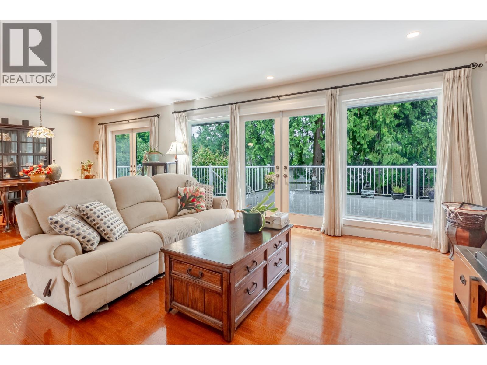 4628 Rumble Street, Burnaby, British Columbia  V5J 2A7 - Photo 3 - R3043490