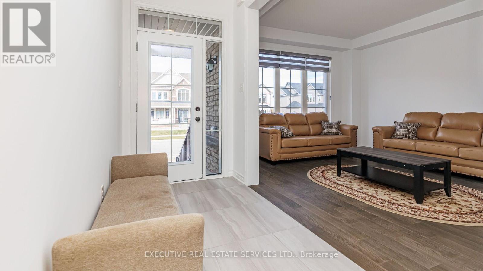 42 Tracey Lane, Collingwood, Ontario  L9Y 3L7 - Photo 4 - S12379413