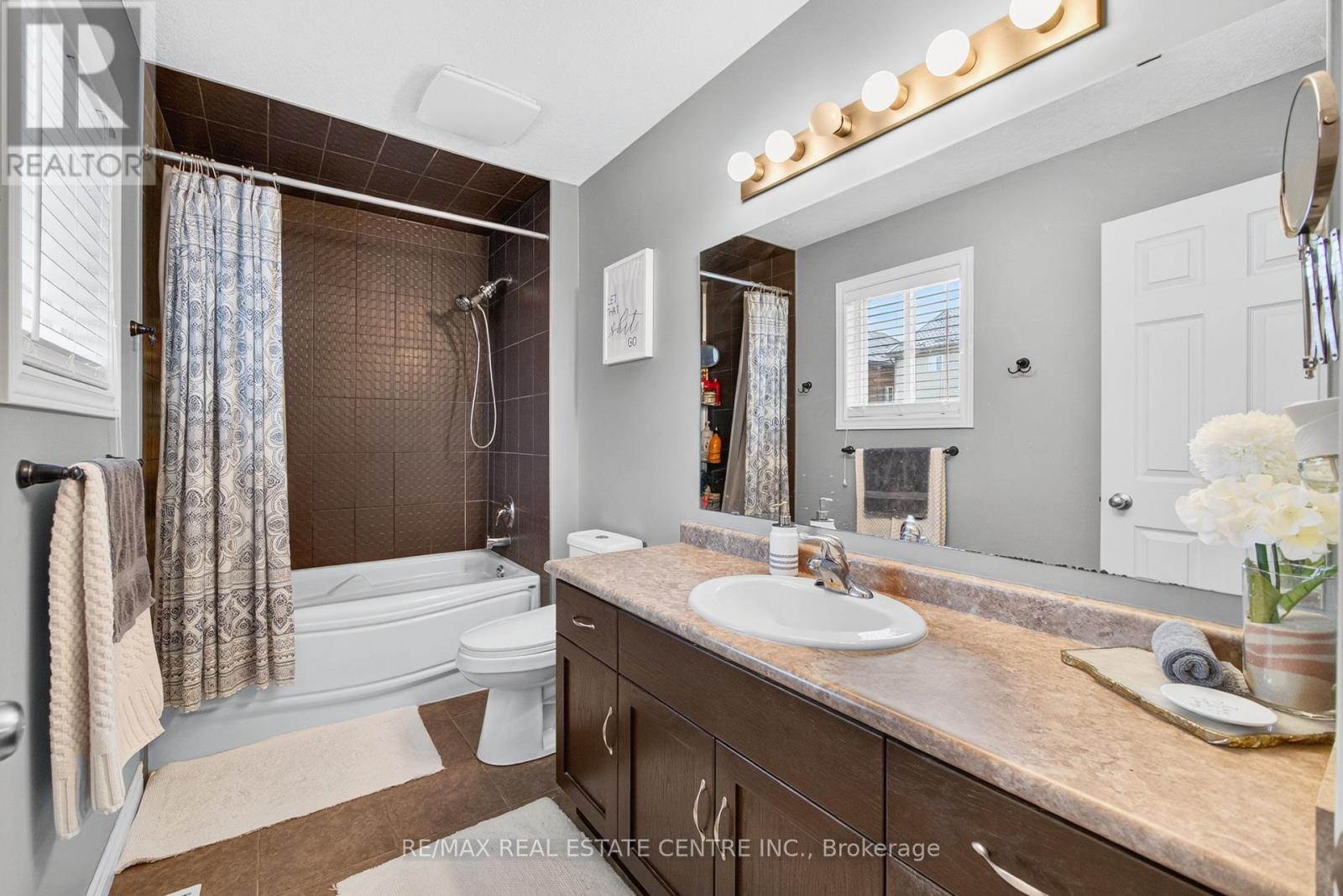 110 Oakes Crescent, Guelph, Ontario  N1E 0J5 - Photo 30 - X12379414