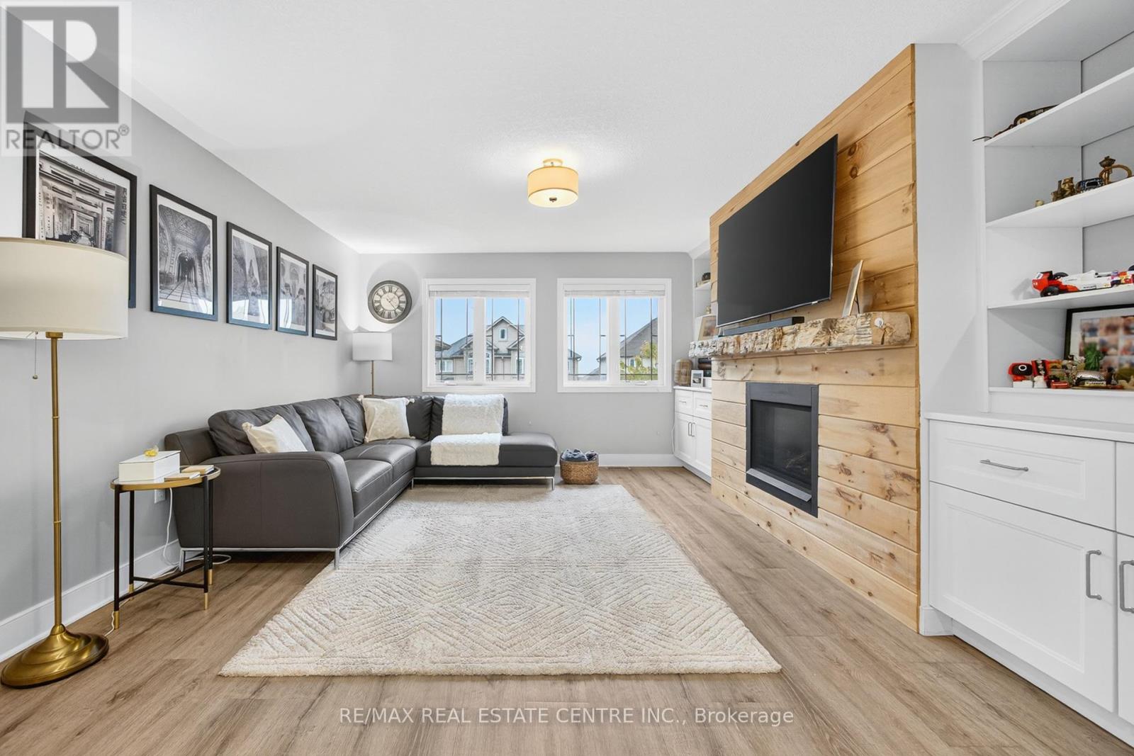 110 Oakes Crescent, Guelph, Ontario  N1E 0J5 - Photo 7 - X12379414