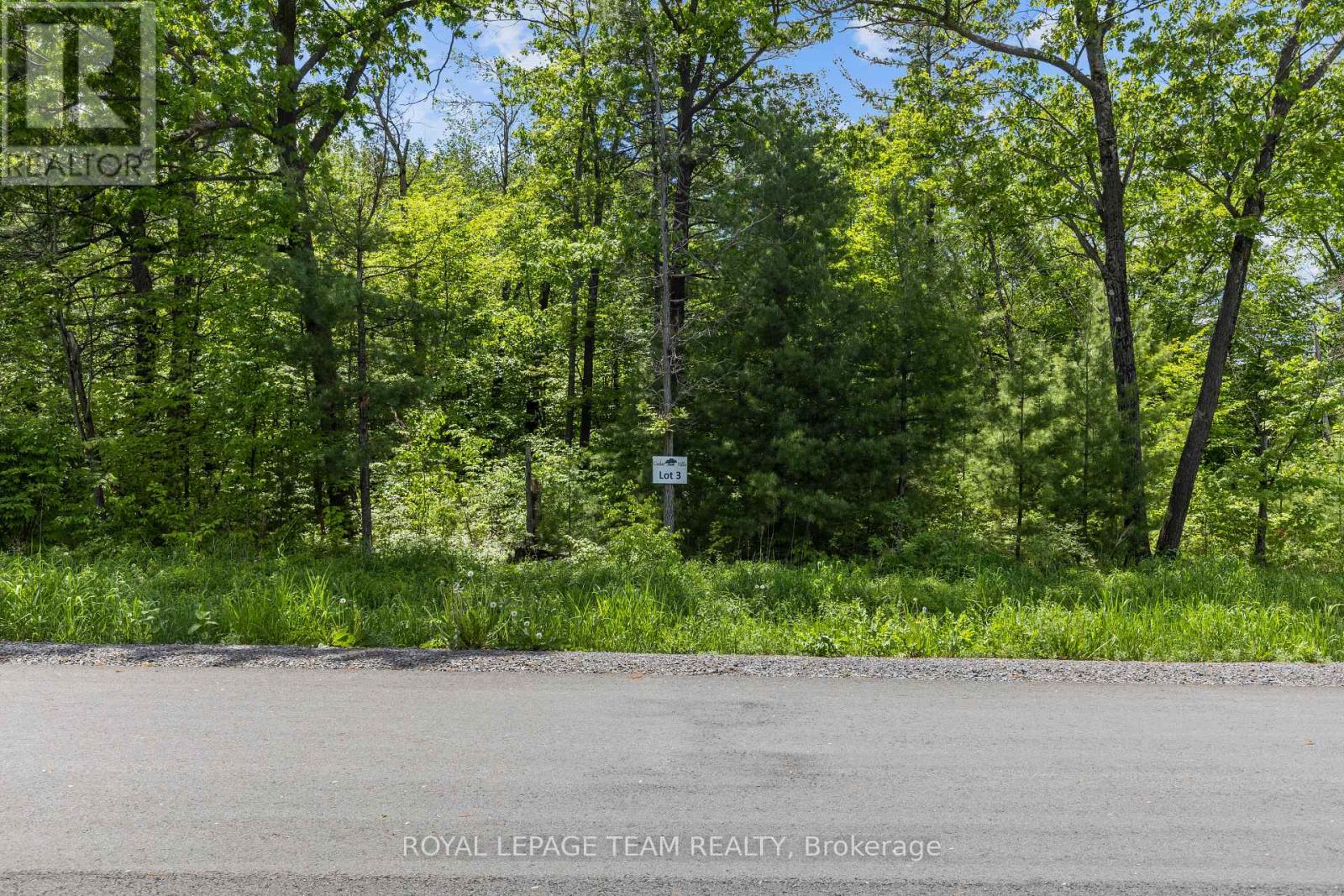 148 Derbeyshire Street, Ottawa, Ontario  K2W 0E7 - Photo 2 - X12379433