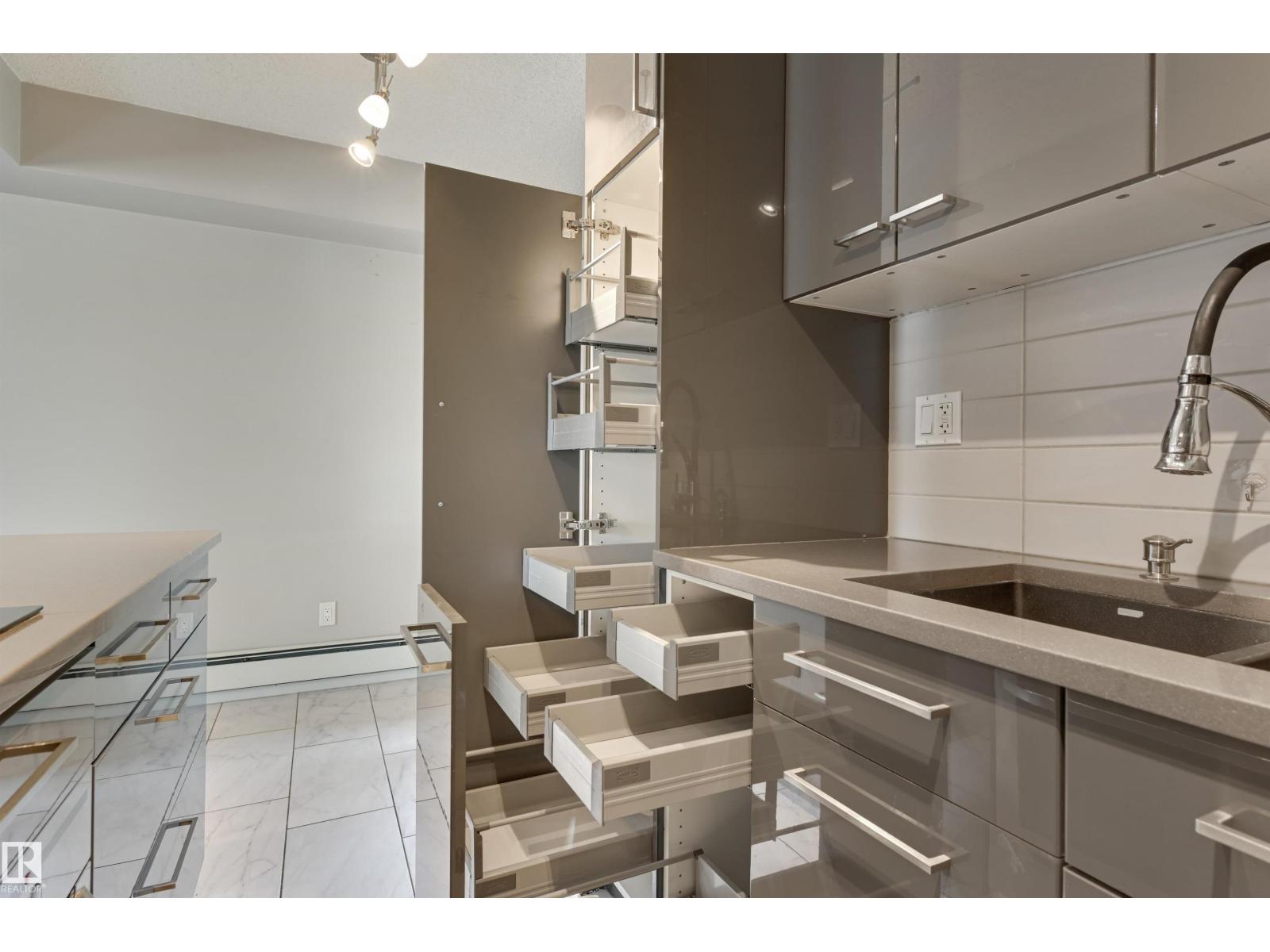 #104 10140 115 St Nw, Edmonton, Alberta  T5K 1T5 - Photo 13 - E4455925