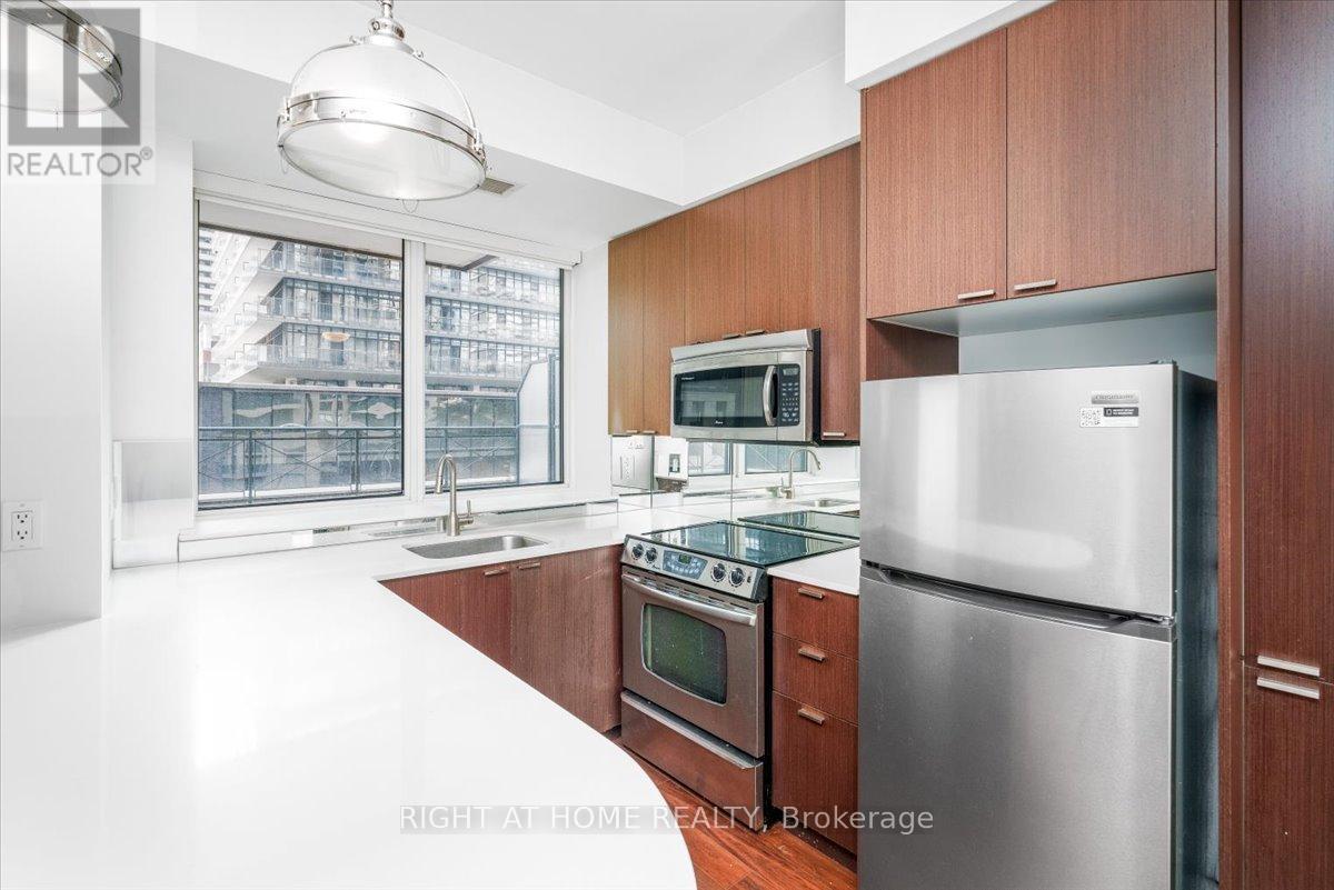 517 - 35 Hayden Street, Toronto, Ontario  M4Y 3C3 - Photo 7 - C12379426