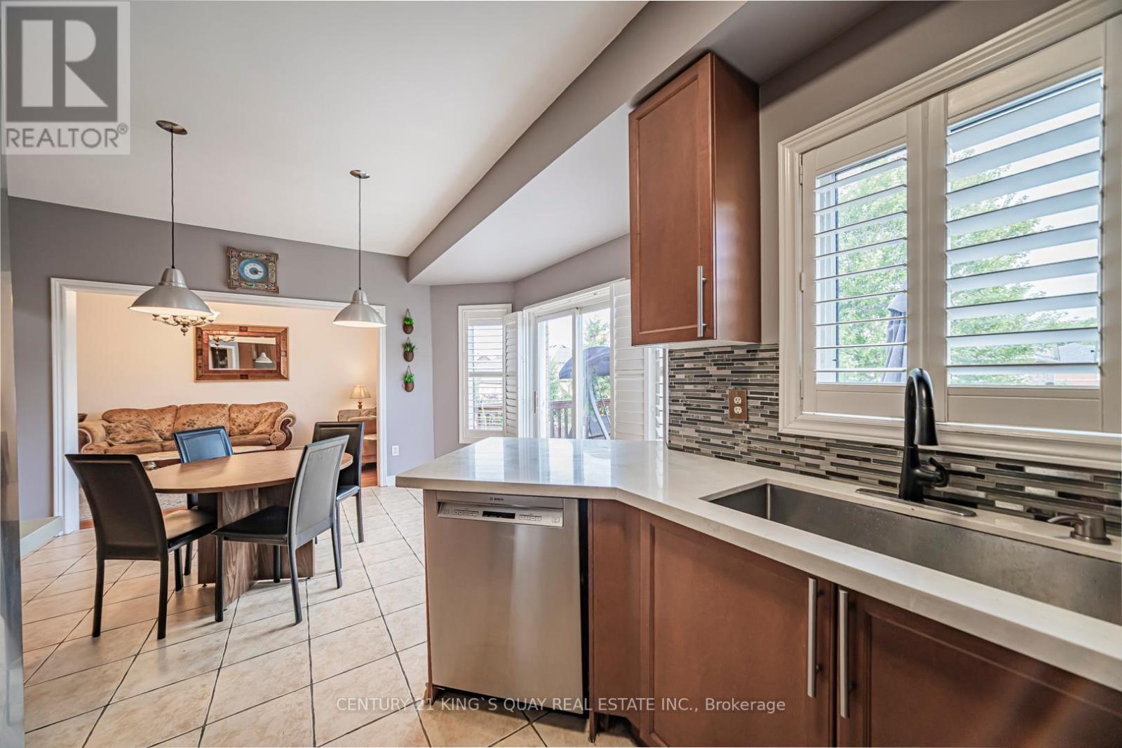 46 Pepperberry Road, Vaughan (Patterson), Ontario  L4J 8W9 - Photo 10 - N12379448