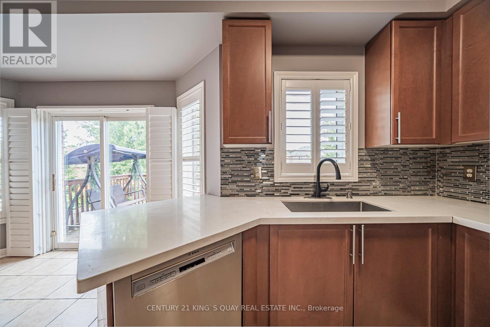 46 Pepperberry Road, Vaughan (Patterson), Ontario  L4J 8W9 - Photo 11 - N12379448