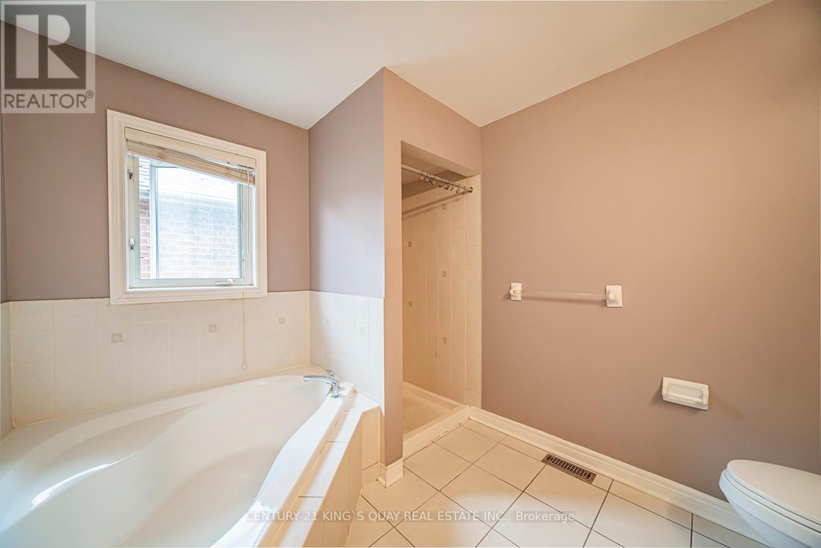 46 Pepperberry Road, Vaughan (Patterson), Ontario  L4J 8W9 - Photo 24 - N12379448