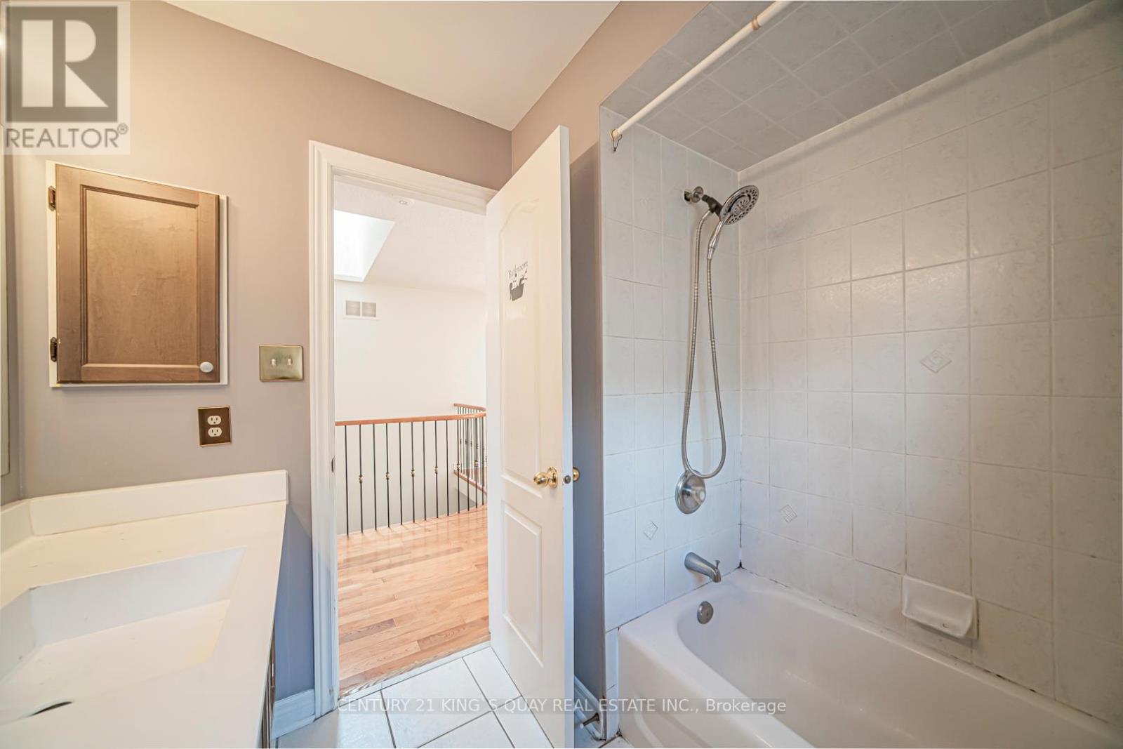 46 Pepperberry Road, Vaughan (Patterson), Ontario  L4J 8W9 - Photo 27 - N12379448