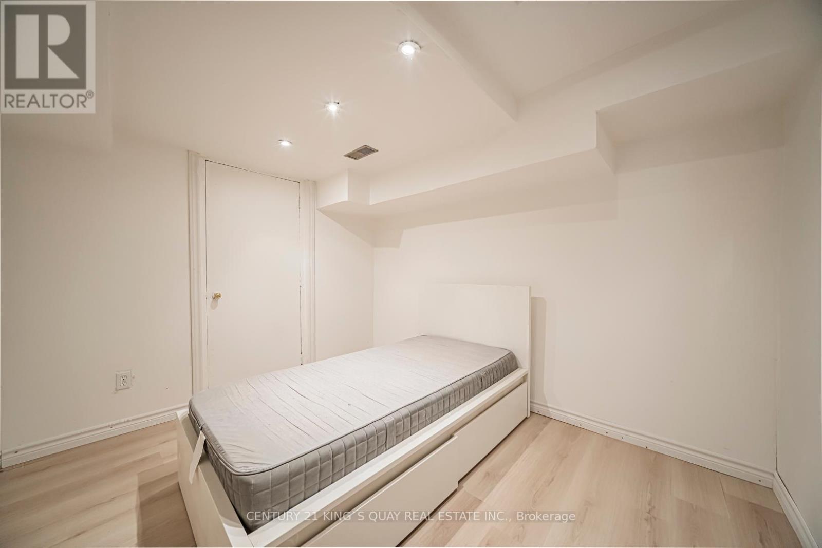 46 Pepperberry Road, Vaughan (Patterson), Ontario  L4J 8W9 - Photo 33 - N12379448