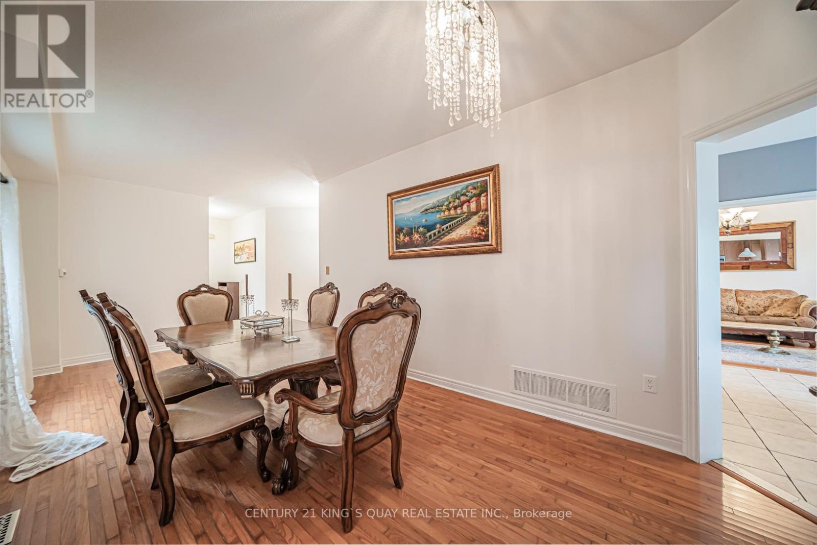 46 Pepperberry Road, Vaughan (Patterson), Ontario  L4J 8W9 - Photo 6 - N12379448