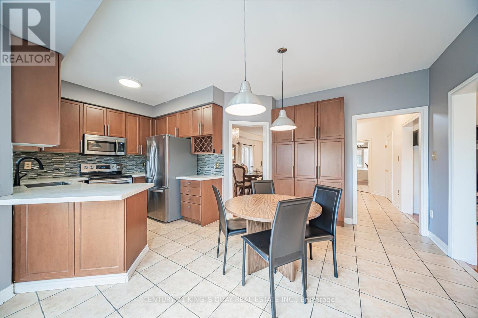 46 Pepperberry Road, Vaughan (Patterson), Ontario  L4J 8W9 - Photo 8 - N12379448