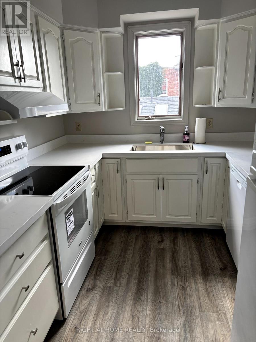 4 - 215 Pine Street, Collingwood, Ontario  L9Y 2P3 - Photo 5 - S12081876