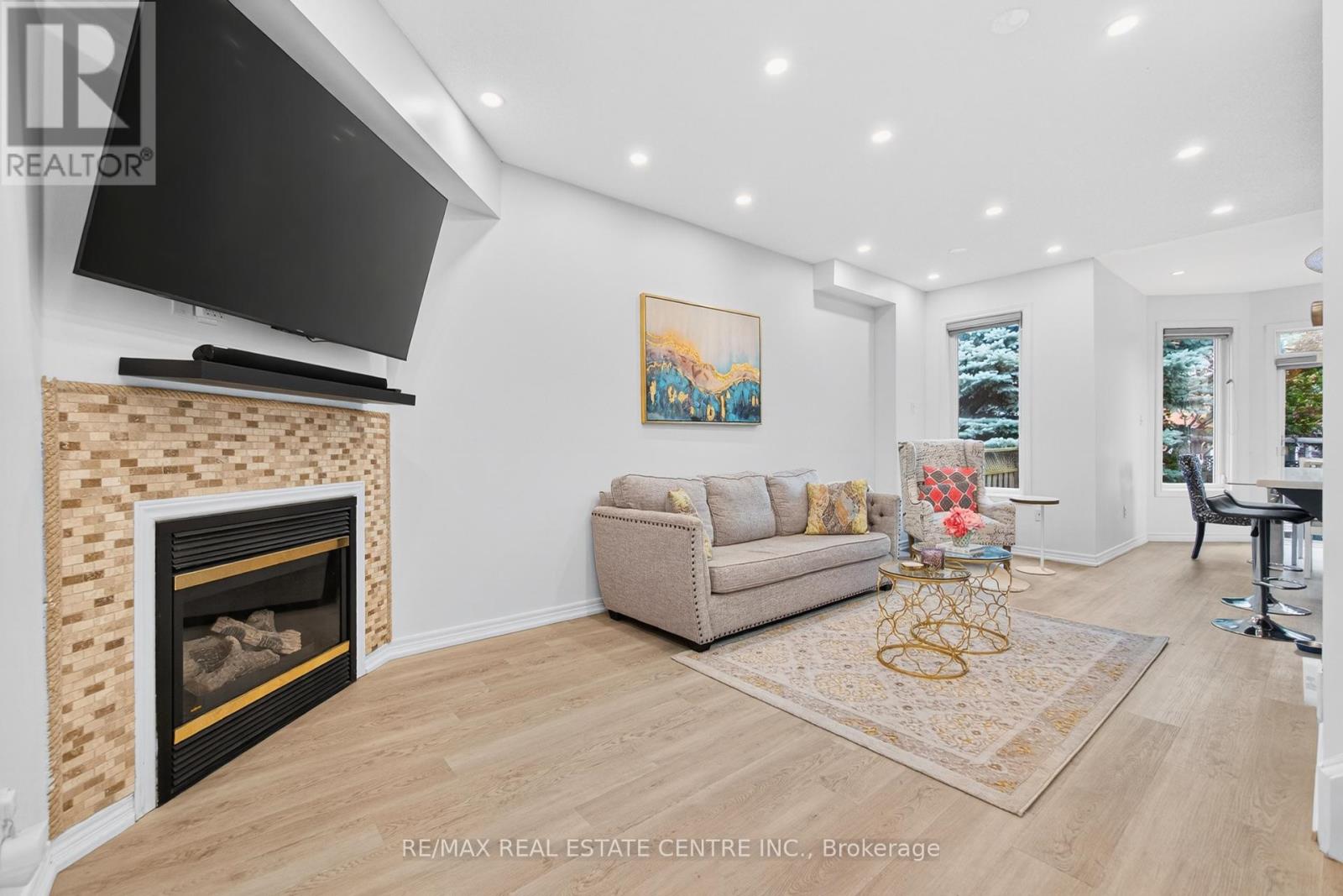 31 Martree Crescent, Brampton, Ontario  L6V 4R3 - Photo 6 - W12379444